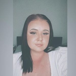 Meet your Posher, Michaela